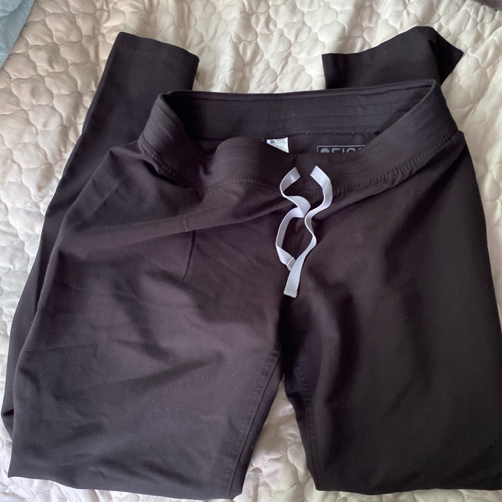 Figs Black Scrub Set